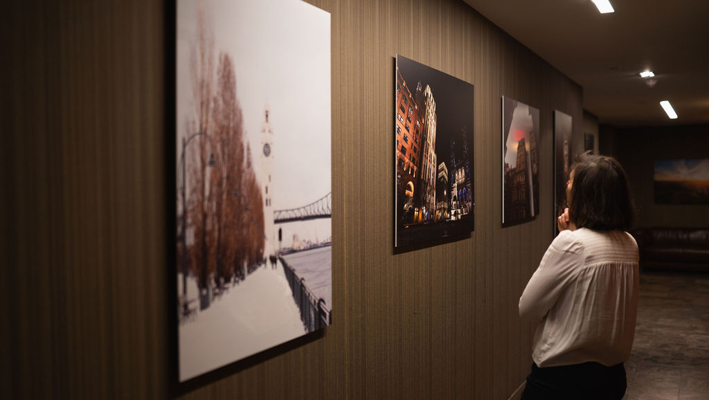 Admirez Montréal grace aux photos de JF Savaria spécialiste de Montréal exposées au saint-sulpice hotel